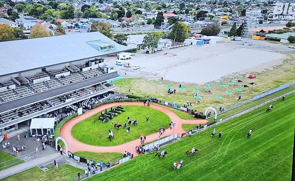 Trentham Crowd - Oaks Day - 20250323.jpg